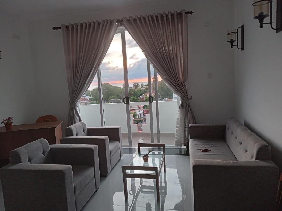 Para Inn Residence Дехивала-Маунт-Лавиния Экстерьер фото