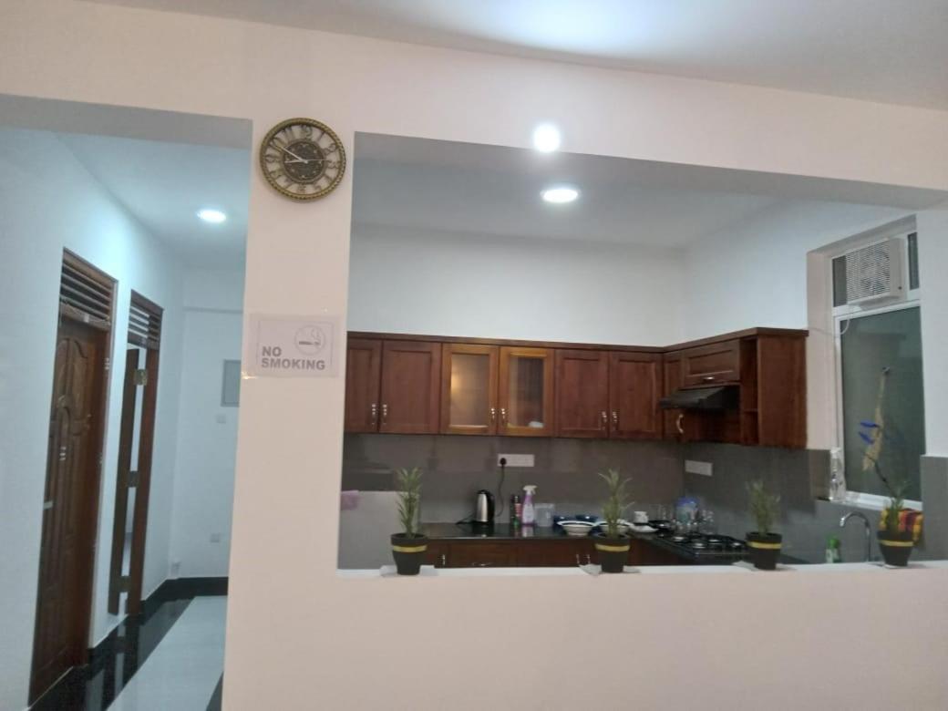 Para Inn Residence Дехивала-Маунт-Лавиния Экстерьер фото