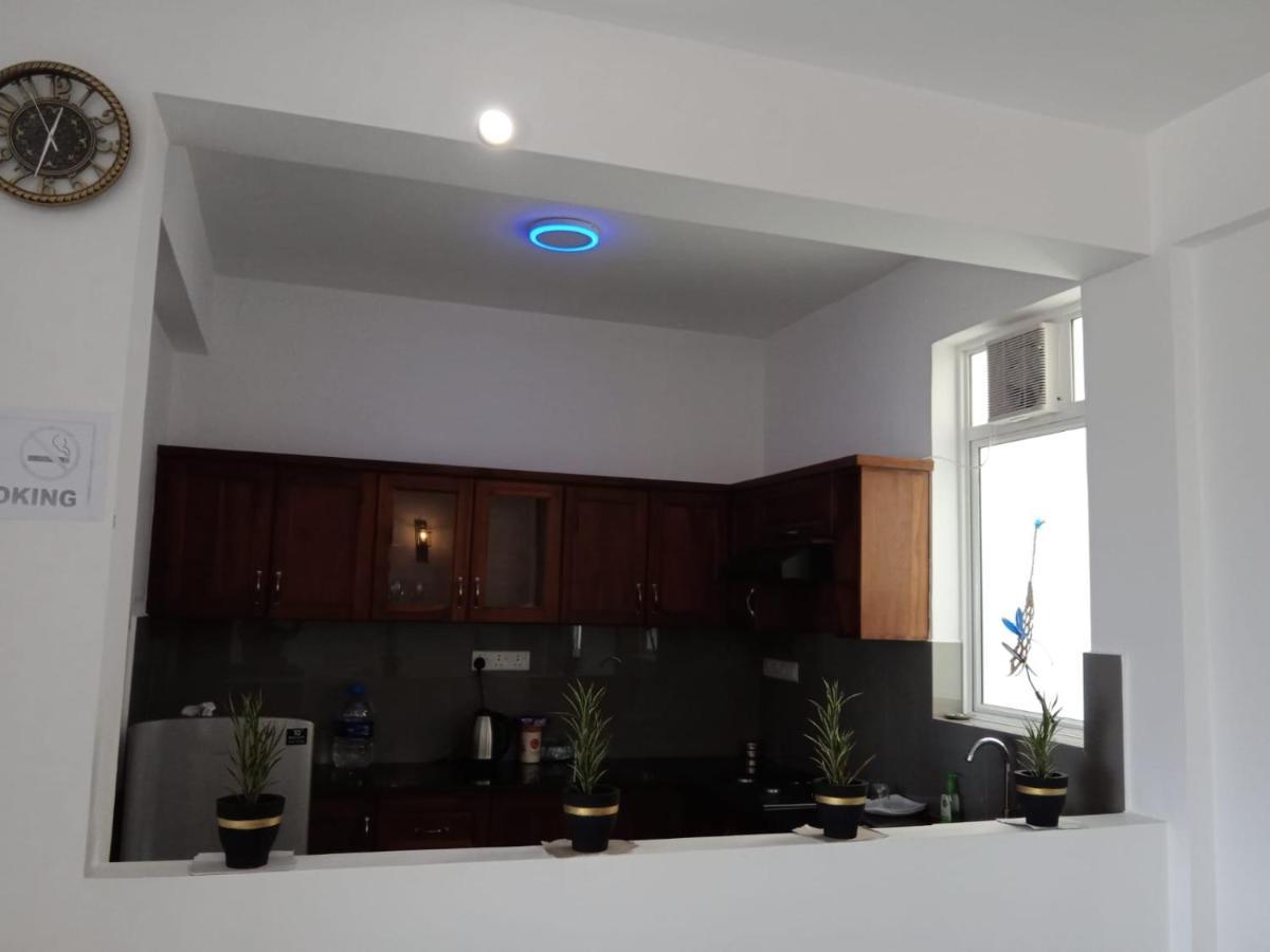 Para Inn Residence Дехивала-Маунт-Лавиния Экстерьер фото